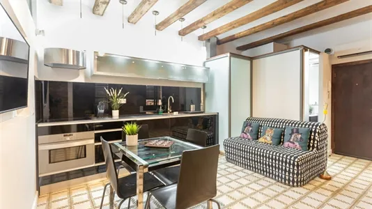 Apartments in Barcelona Ciutat Vella - photo 5