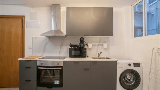 Rooms in Valencia Ciutat Vella - photo 9