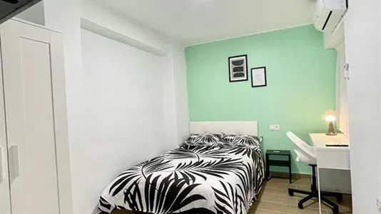 Rooms in Málaga - photo 3