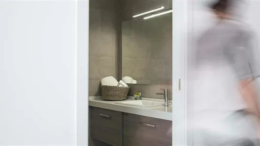 Rooms in Barcelona Ciutat Vella - photo 9