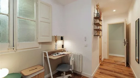 Rooms in Barcelona Eixample - photo 2