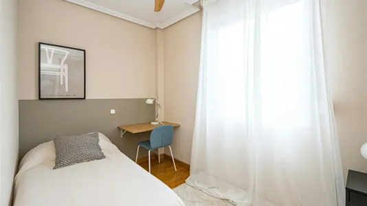 Rooms in Madrid Hortaleza - photo 1