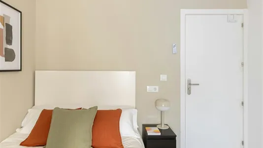 Rooms in Barcelona Eixample - photo 3
