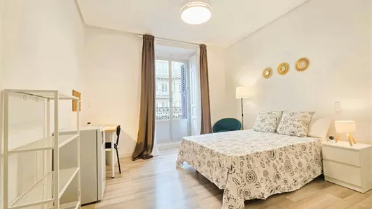 Rooms in Madrid Centro - photo 1