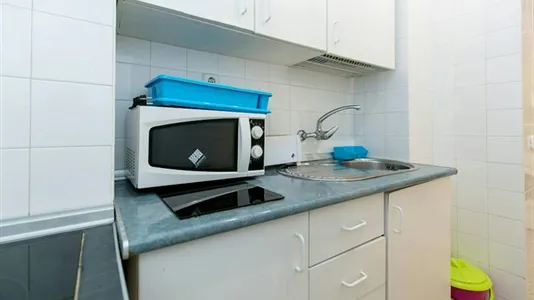 Rooms in Granada - photo 9