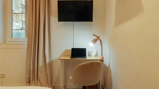 Rooms in Barcelona Eixample - photo 3