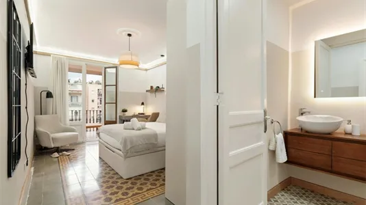 Rooms in Barcelona Eixample - photo 7