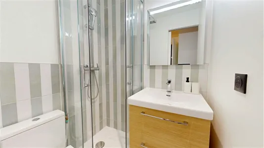 Rooms in Paris 17ème arrondissement - photo 9