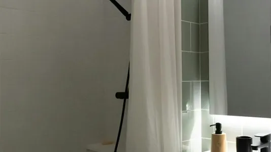 Rooms in Barcelona Ciutat Vella - photo 8