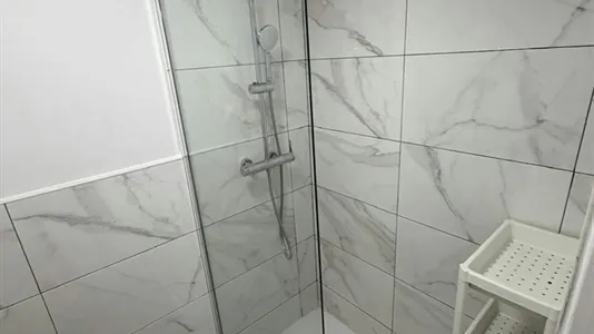 Rooms in Valencia Ciutat Vella - photo 9