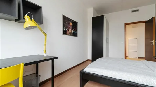 Rooms in Milano Zona 2 - Stazione Centrale, Gorla, Turro, Greco, Crescenzago - photo 1