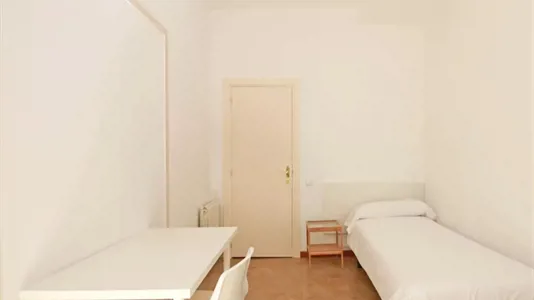 Rooms in Barcelona Ciutat Vella - photo 3