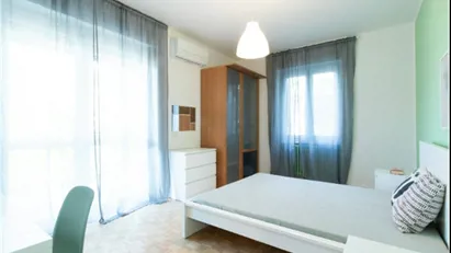 Room for rent in Milano Zona 7 - Baggio, De Angeli, San Siro, Milan