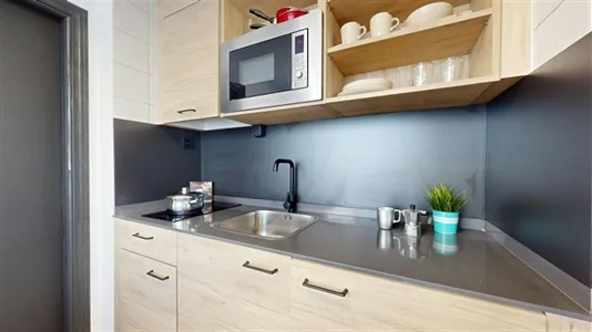 Rooms in Málaga - photo 5