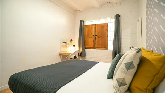 Rooms in Barcelona Ciutat Vella - photo 6