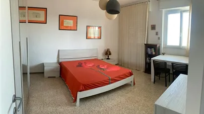 Room for rent in Milano Zona 6 - Barona, Lorenteggio, Milan