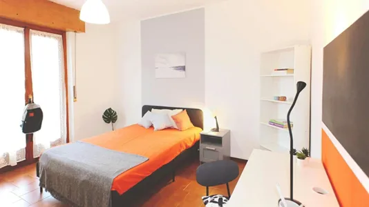 Rooms in Lecco - photo 1