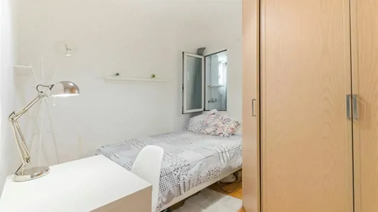 Rooms in Barcelona Eixample - photo 2