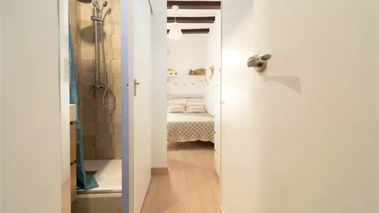 Rooms in Barcelona Ciutat Vella - photo 2