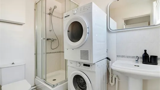 Rooms in Paris 17ème arrondissement - photo 7