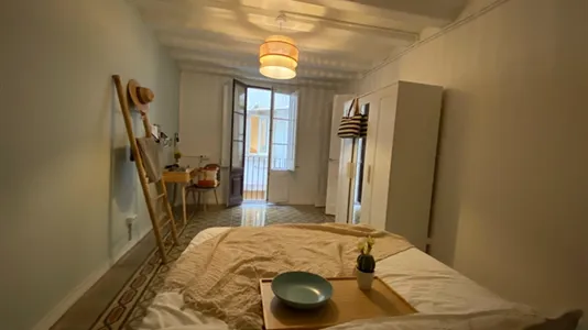 Rooms in Barcelona Ciutat Vella - photo 8
