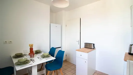 Rooms in Saint-Denis - photo 10