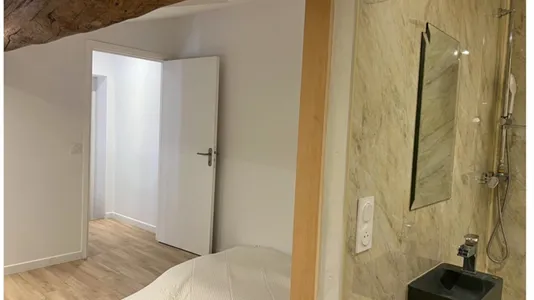 Rooms in Nîmes - photo 8