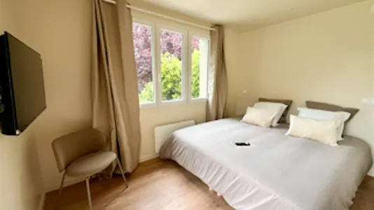 Houses in Caen - photo 5