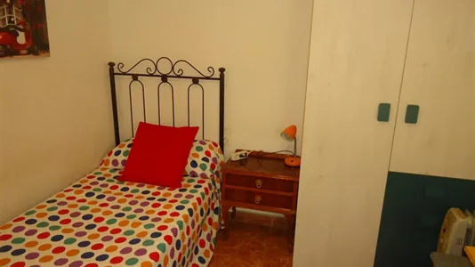 Rooms in Córdoba - photo 6