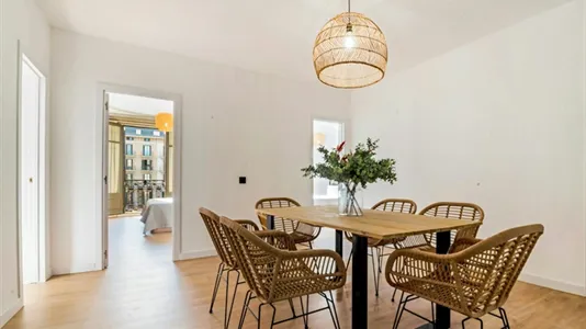 Rooms in Barcelona Eixample - photo 8