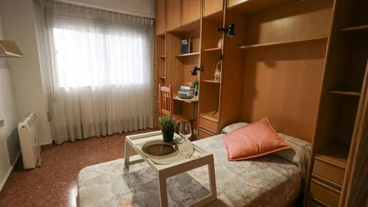 Rooms in el Camí de Vera - photo 9