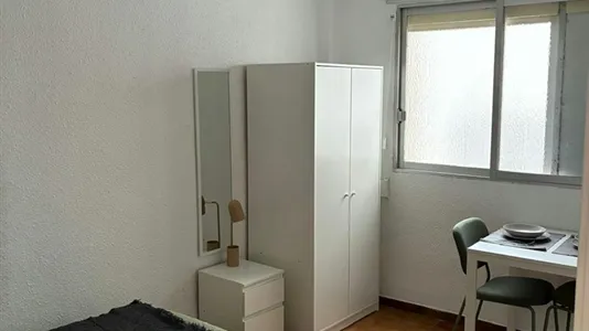 Rooms in Godelleta - photo 1