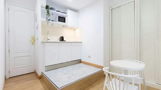 Rooms in Madrid Centro - photo 7
