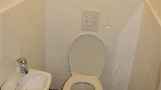 Rooms in Vienna Favoriten - photo 5