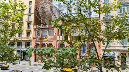 Rooms in Barcelona Eixample - photo 8