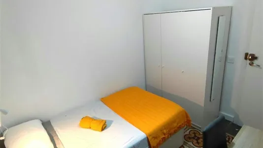 Rooms in Almería - photo 3