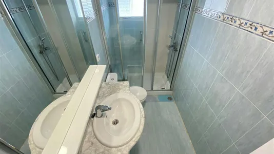 Rooms in Adaro - photo 10