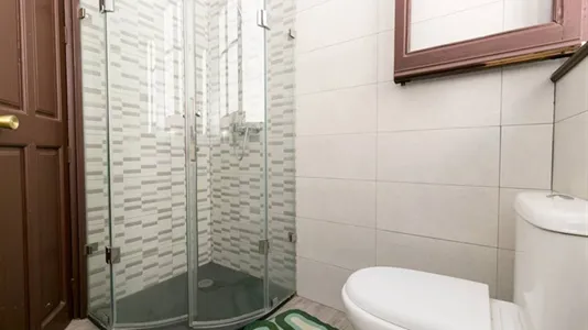 Rooms in Granada - photo 10