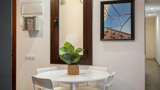 Rooms in Barcelona Ciutat Vella - photo 6
