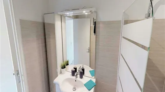 Rooms in Paris 19ème arrondissement - photo 7