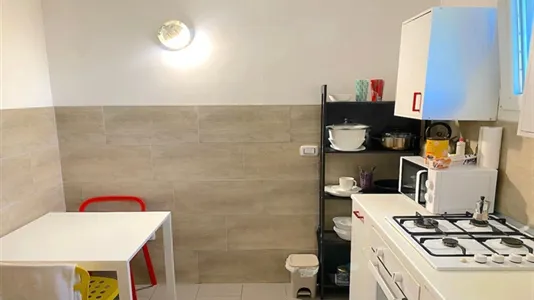 Rooms in Roma Municipio VI – Roma Delle Torri - photo 6