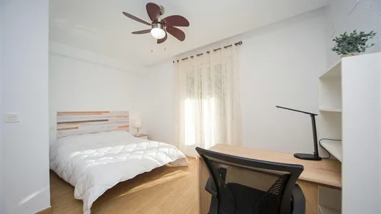 Rooms in Granada - photo 3