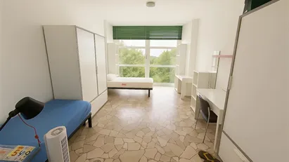 Room for rent in Milano Zona 9 - Porta Garibaldi, Niguarda, Milan