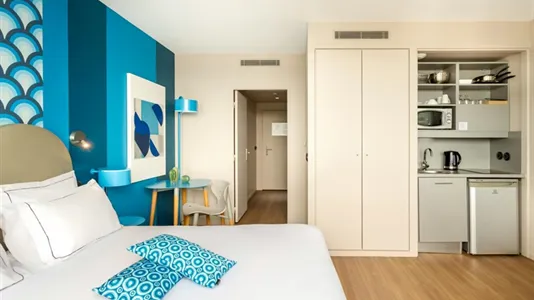 Apartments in Versailles - photo 4