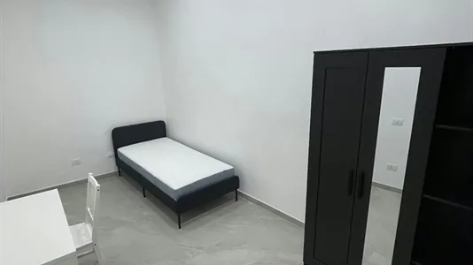 Rooms in Napoli Municipalità 3 - photo 5