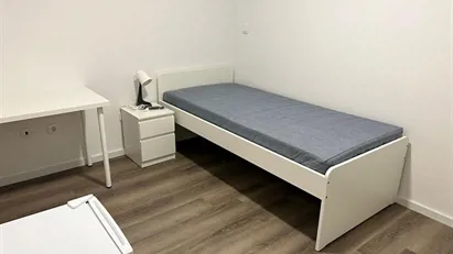 Room for rent in Porto (Distrito)