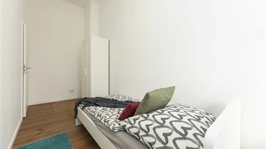 Rooms in Berlin Charlottenburg-Wilmersdorf - photo 2