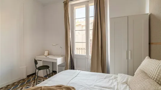 Rooms in Barcelona Ciutat Vella - photo 4