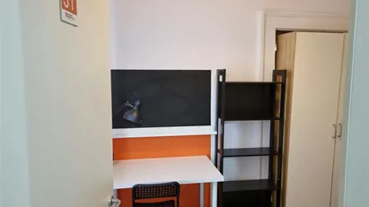 Room for rent in Napoli Municipalità 4, Naples