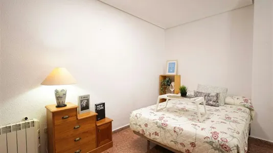 Rooms in el Camí de Vera - photo 5